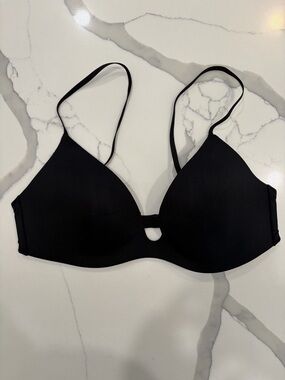 Uniqlo Black AIRism Seamless Moulded Bra